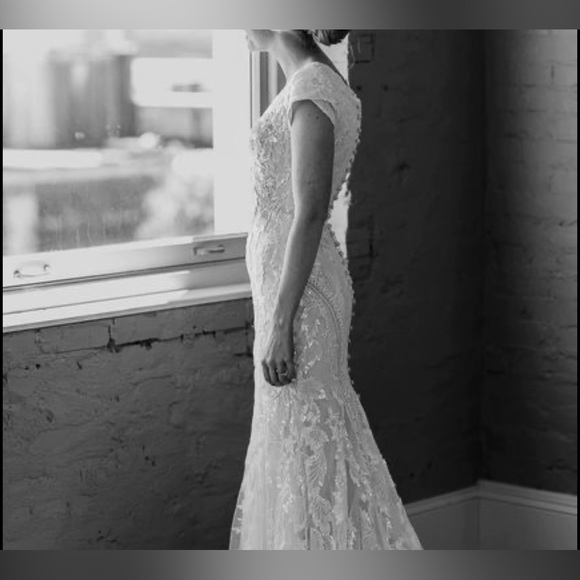 WEDDING DRESS - Picture 6 of 6